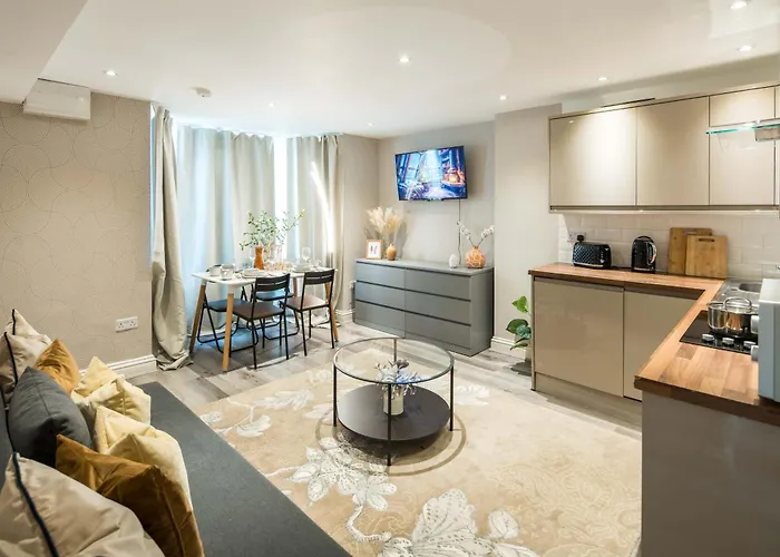 Rd Central-Cozy-Westfields-2Bed-New-Westfields-