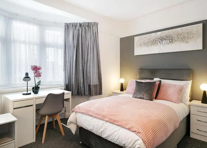 2 Bed Garden Flat Sleeps 6 Close To Brixton