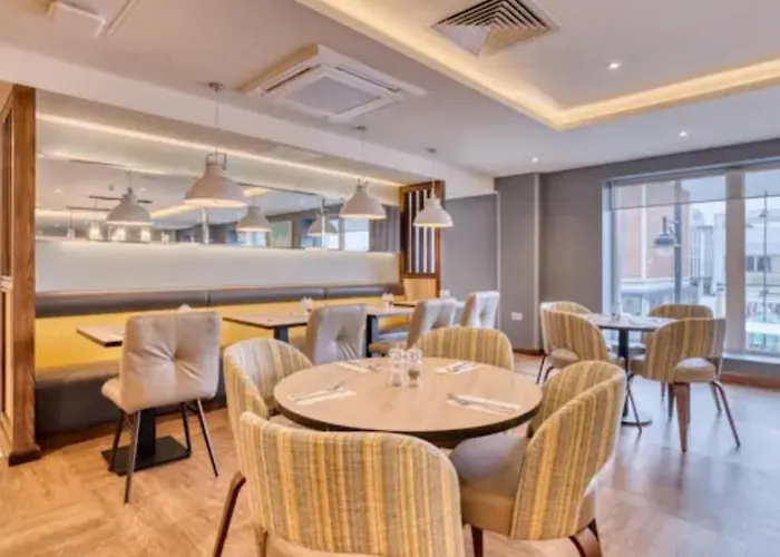 Ensuite In Farringdon Road, London