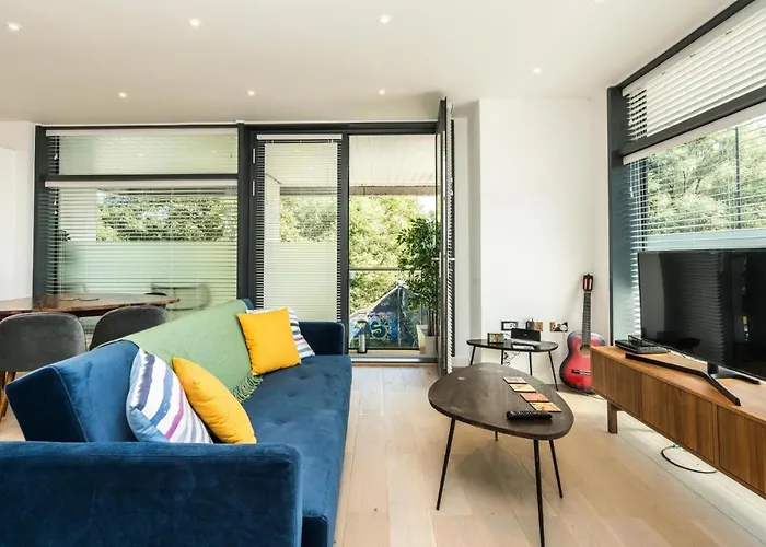 Stunning 2 Bed Apartment, Homerton Road - Sk