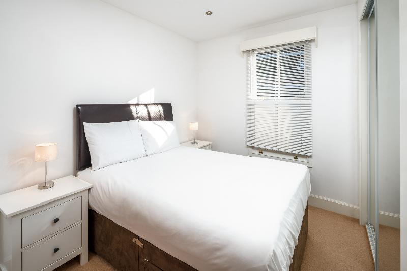 Oyo 127 Lower Marsh Hotel