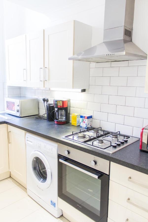 Mansion House With Spacious Close To Excel And Canarywharf * Londres