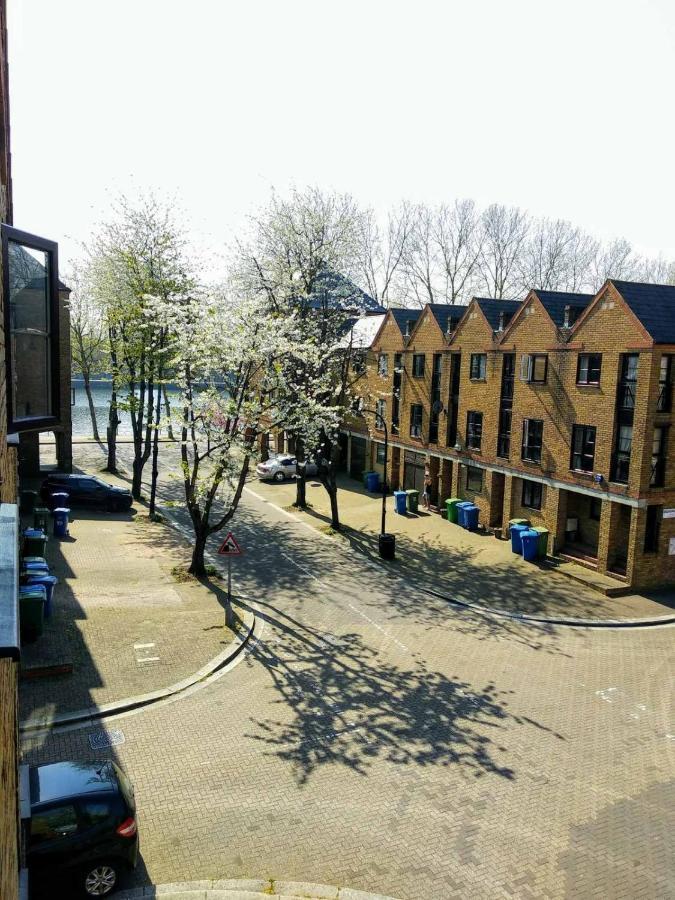 With En-suite And Free Parking Guest house London