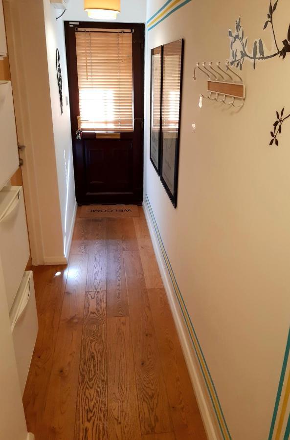 With En-suite And Free Parking Guest house