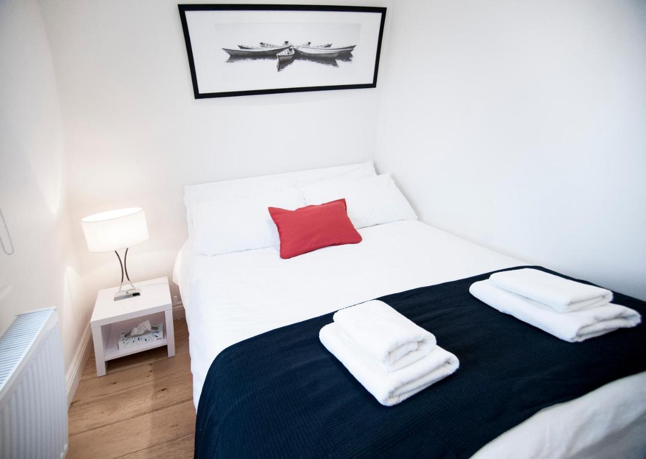 Apartment Unique 2bed/2bath - Top Floor - Private Balcony