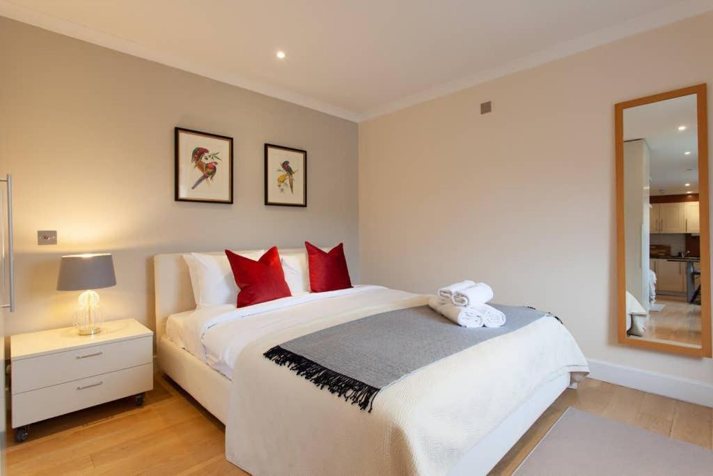 Apartamento Cg1 - 2 Bedroom Apt, Kensington Garden Square View Londres