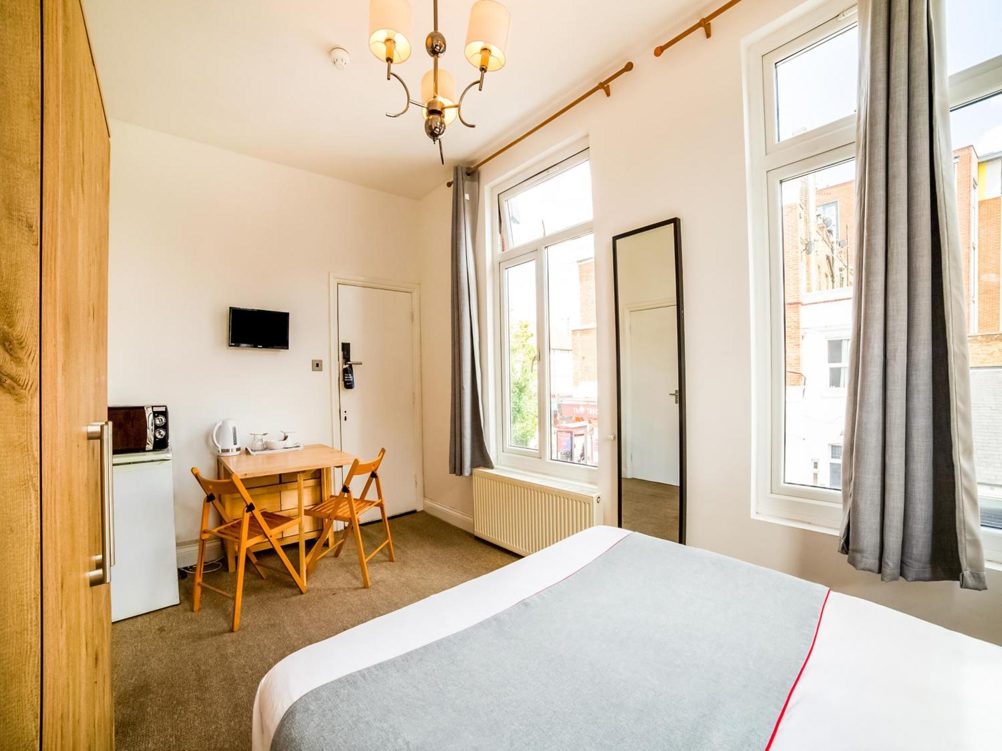 Oyo Tamtam Acton Hotel Londres