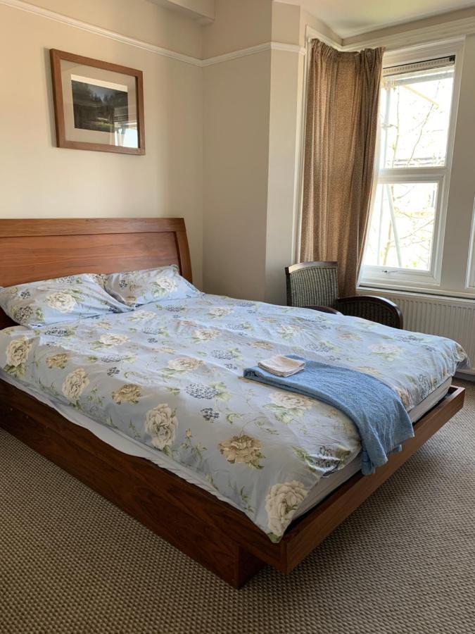 Sunny Ensuite Room And Annex Near Tottenham Stadium * London