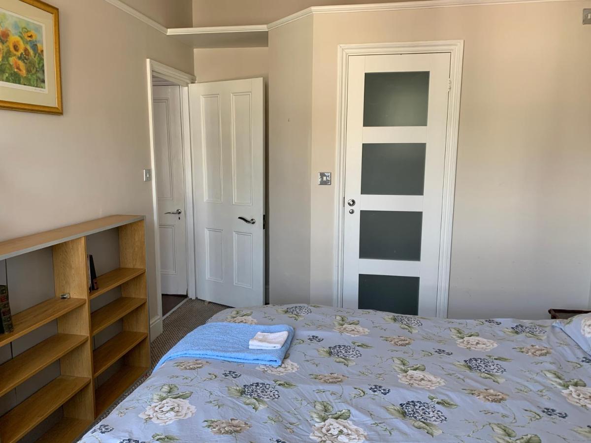 Sunny Ensuite Room And Annex Near Tottenham Stadium * London