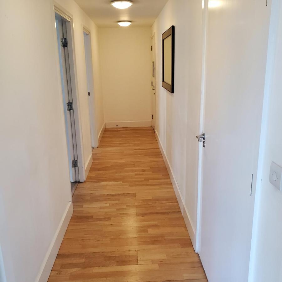 Captivating 2-bed In Canary Wharf Appartement