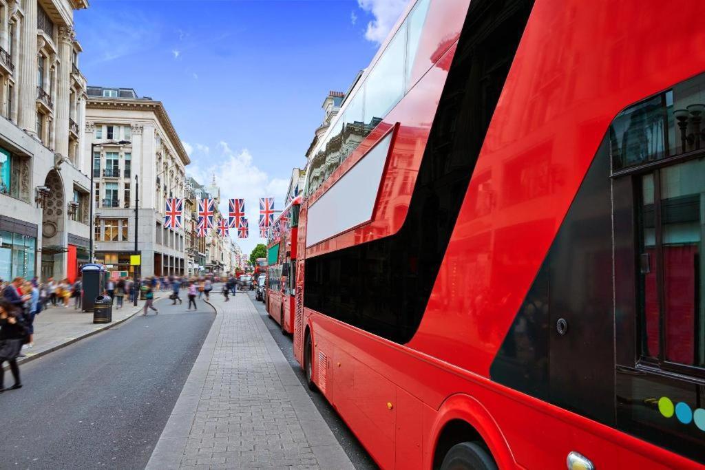 Selfridges Serviced * Londres