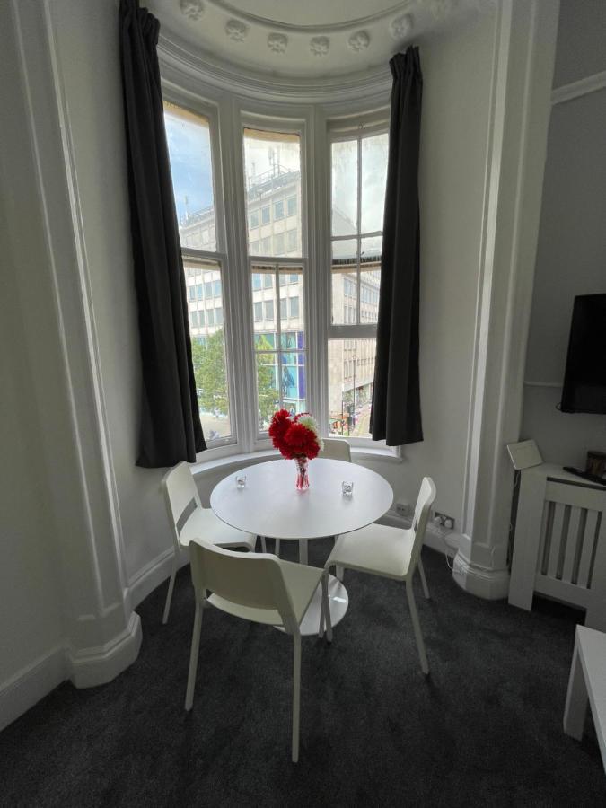 Selfridges Serviced Appartement *