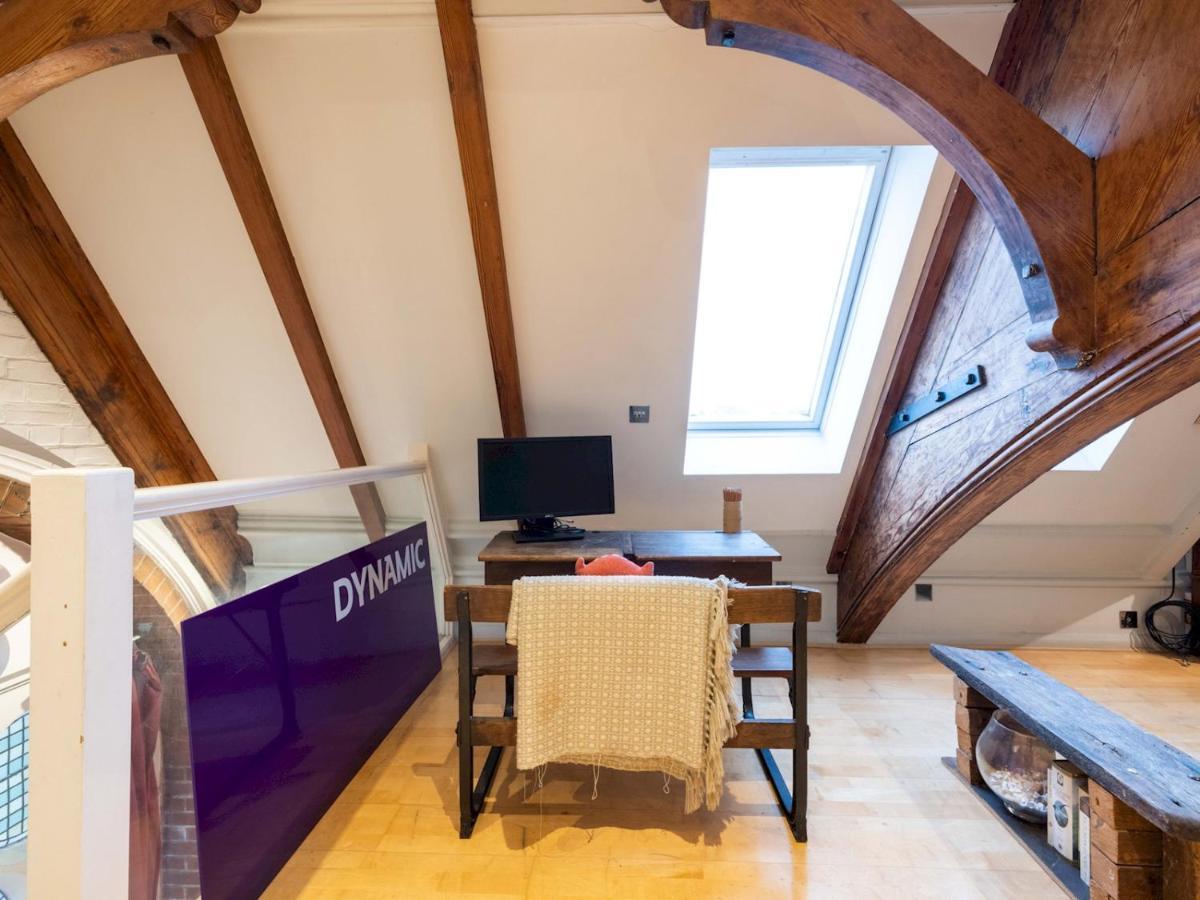 Pass The Keys Beautiful Spacious 2-bed In Converted Church Apartamento