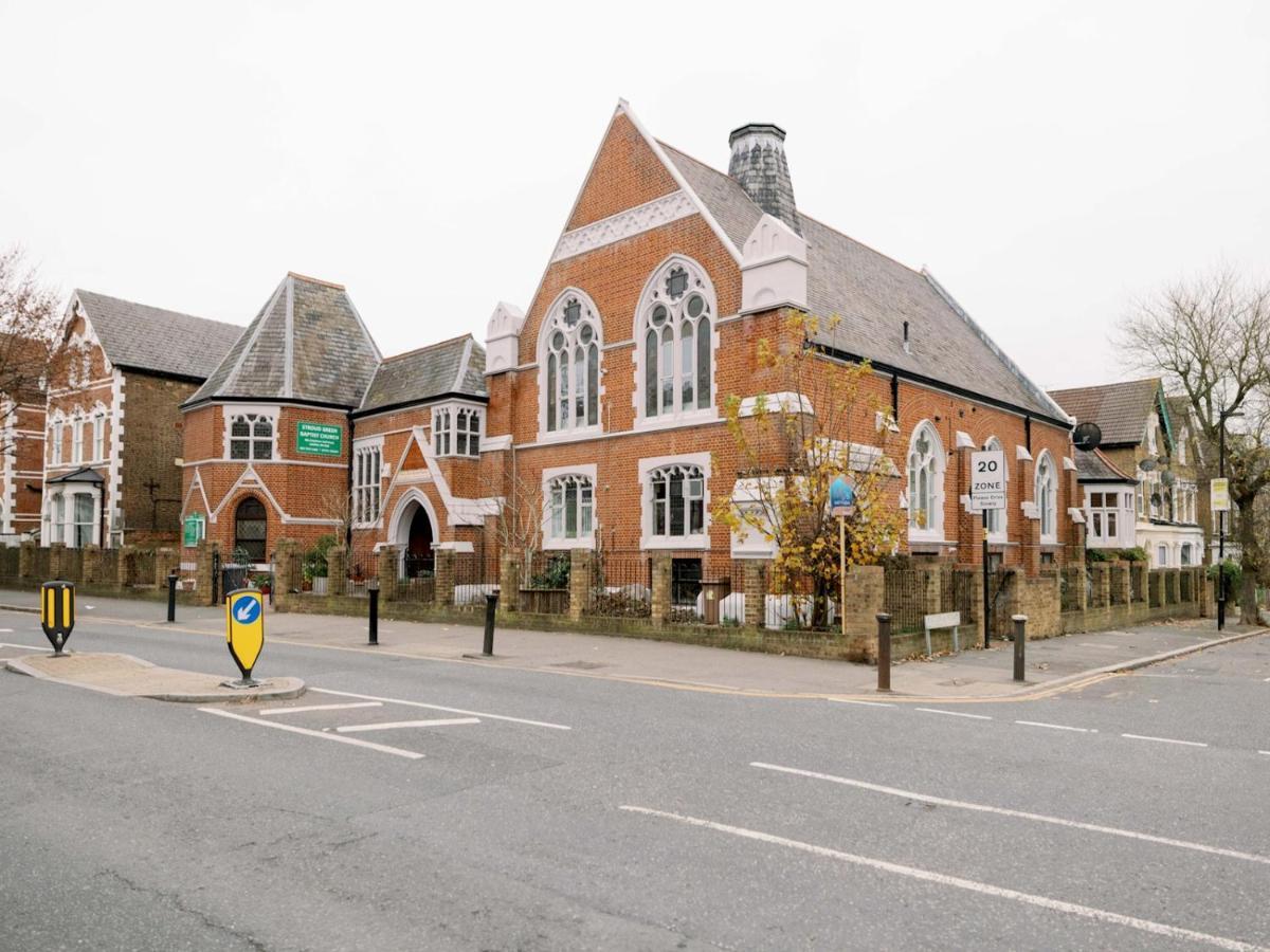 Apartamento Pass The Keys Beautiful Spacious 2-bed In Converted Church Londres