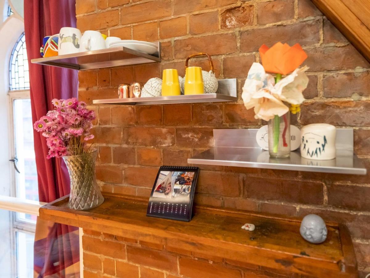 Pass The Keys Beautiful Spacious 2-bed In Converted Church