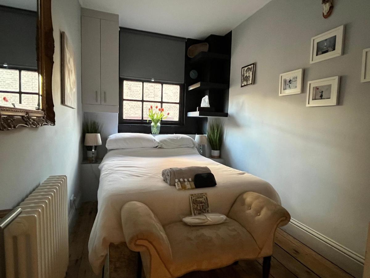 Apartamento Shad Thames Pied-A-Terre Exquisite Historic Warehouse Air Conditioning Private Parking Garden & Balcony Next To Shard With Views Londres