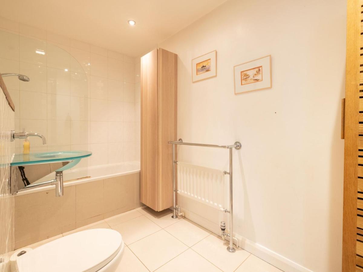 Pass The Keys Beautiful Spacious 2-bed In Converted Church Londres