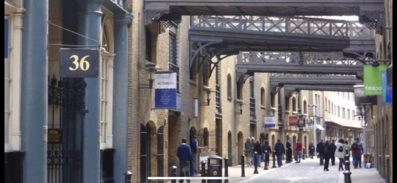 Apartamento Shad Thames Pied-A-Terre Exquisite Historic Warehouse Air Conditioning Private Parking Garden & Balcony Next To Shard With Views Londres