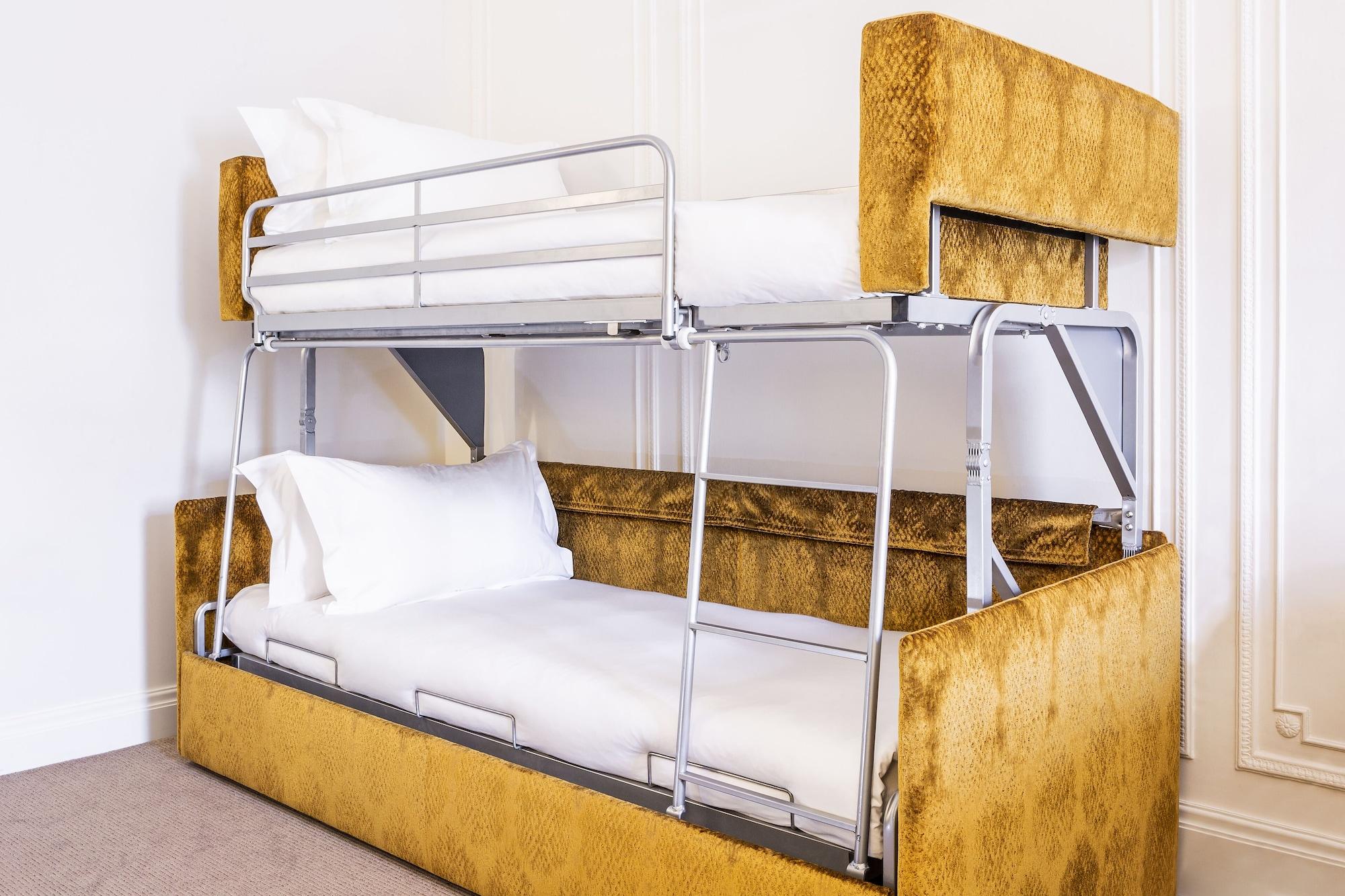 Astor Court Hotel 3*