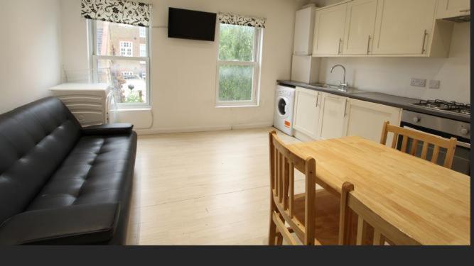 Gasthof Renovated Family With Shared Kitchen And Bathroom In Angel *