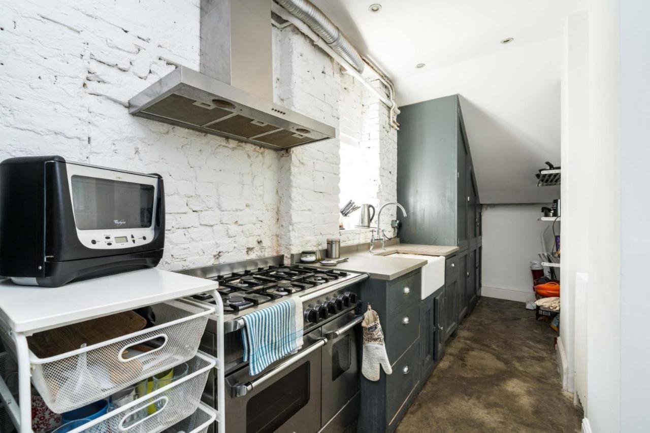 Fantastic 3 Bedroom Flat West Hampstead Londen