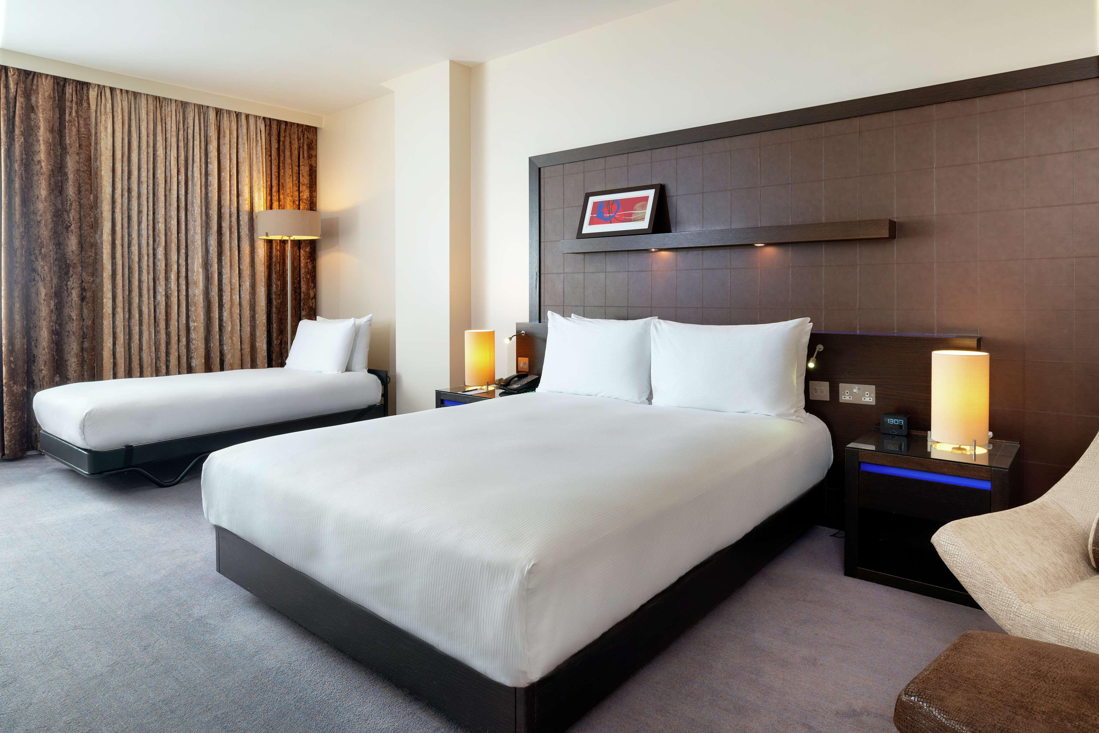 Hotel Hilton Canary Wharf 4*