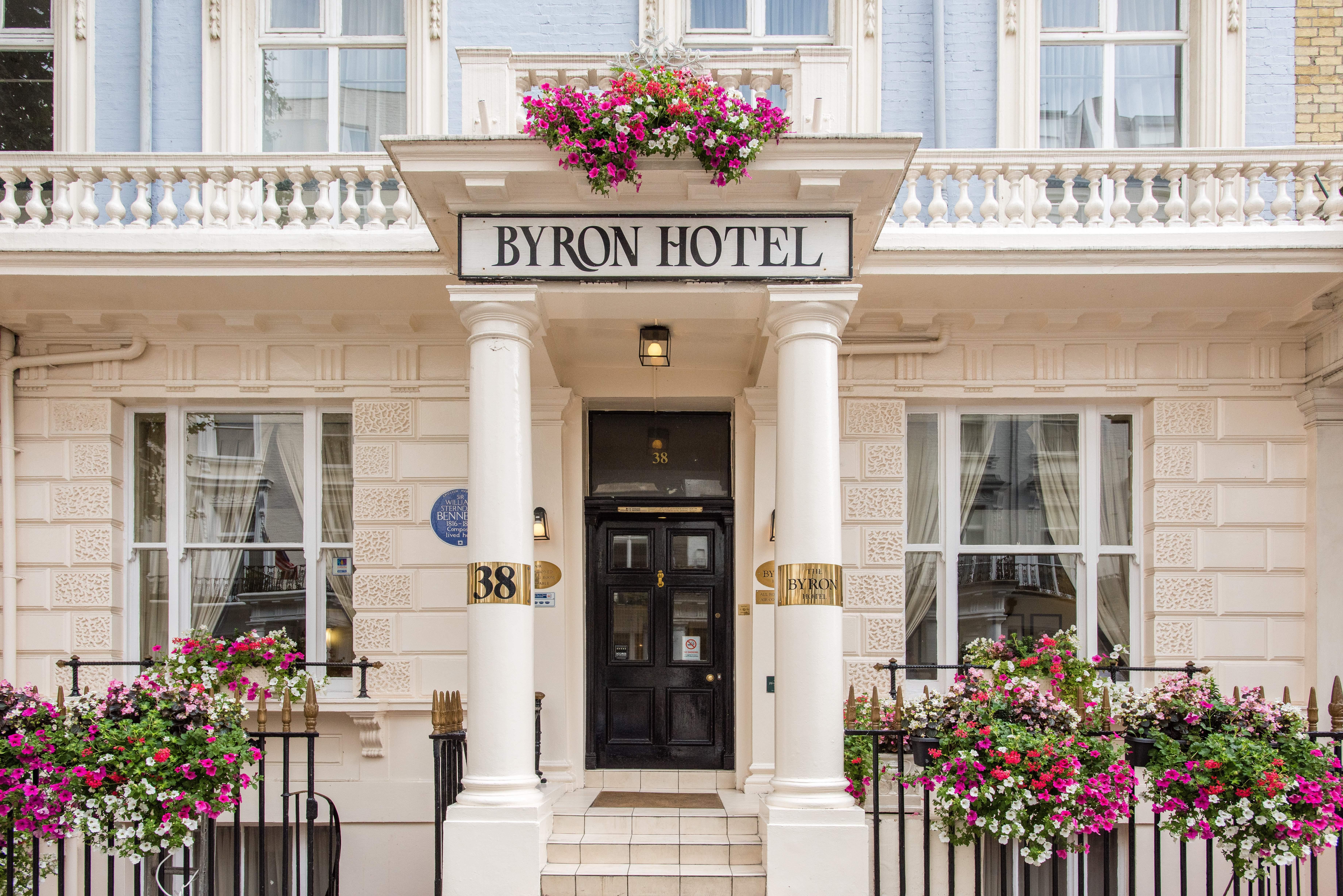 Byron 4*