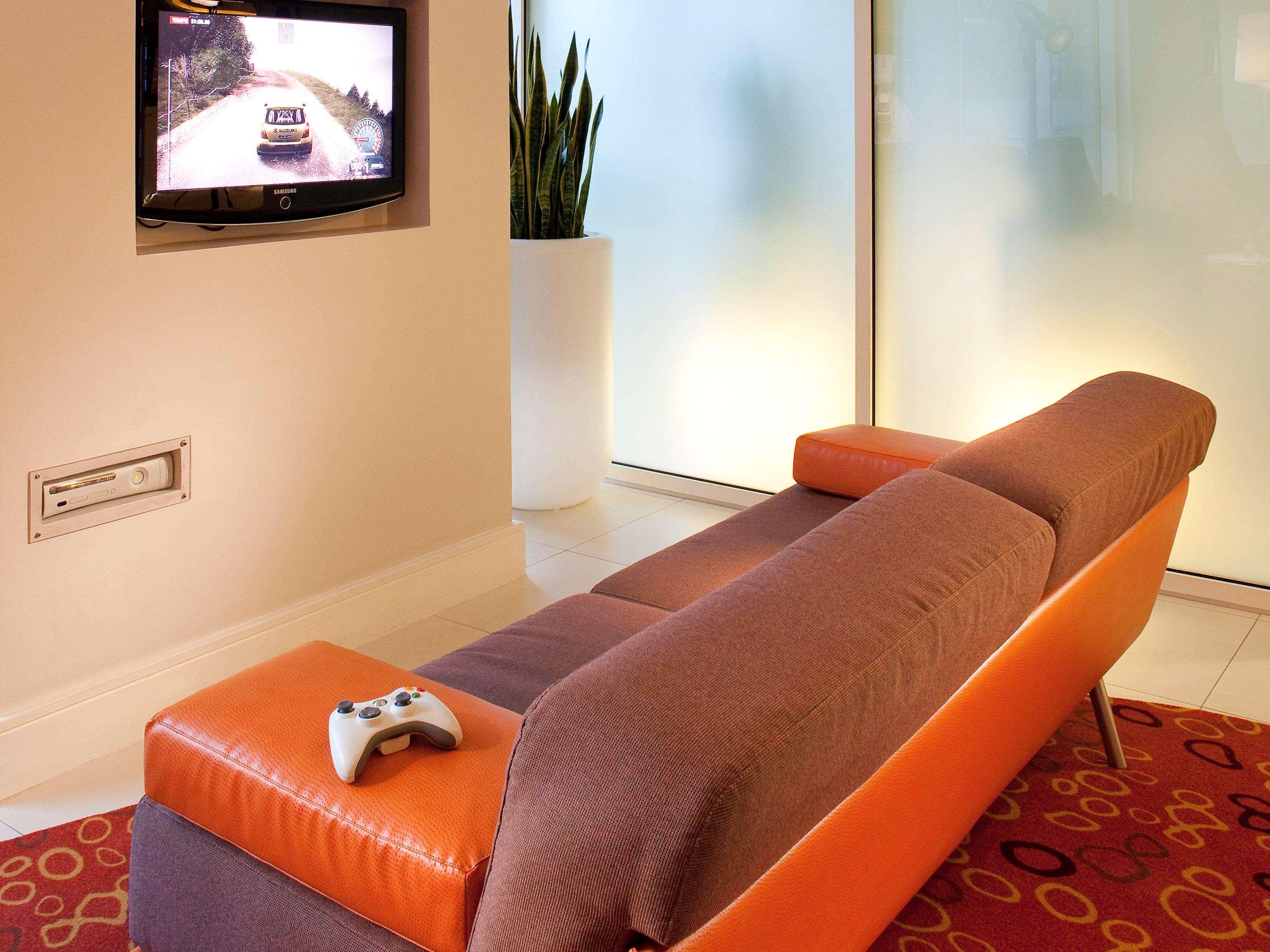 Novotel Waterloo Hotel 4*