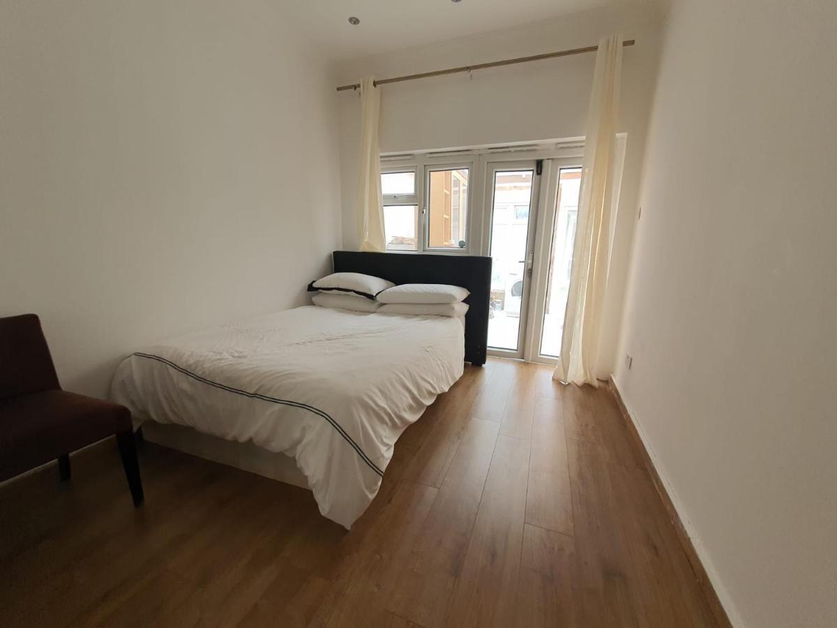 Private Room- Direct Travel Central/ Heathrow London
