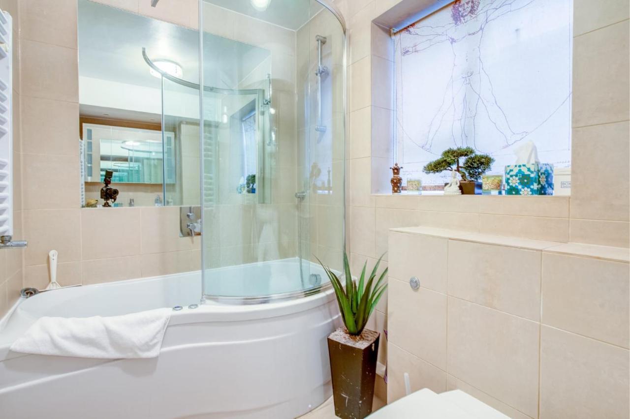 Apartment In Knightsbridge Overlooking Harrods *