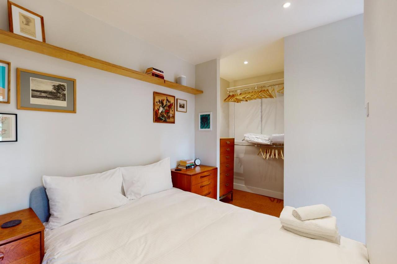 Spacious 1 Bedroom In Kennington Appartement *