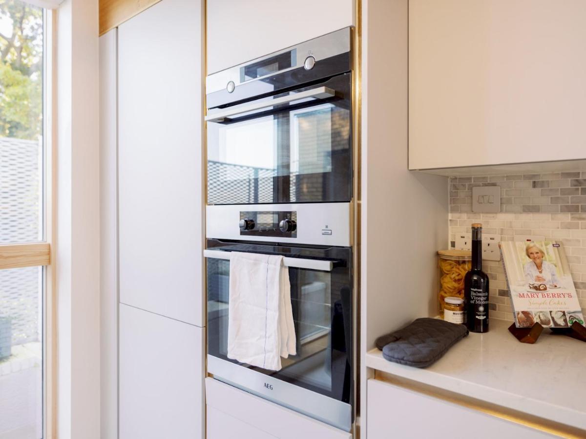 Holiday home Pass The Keys - Spacious Modern Flat With Garden, In South West