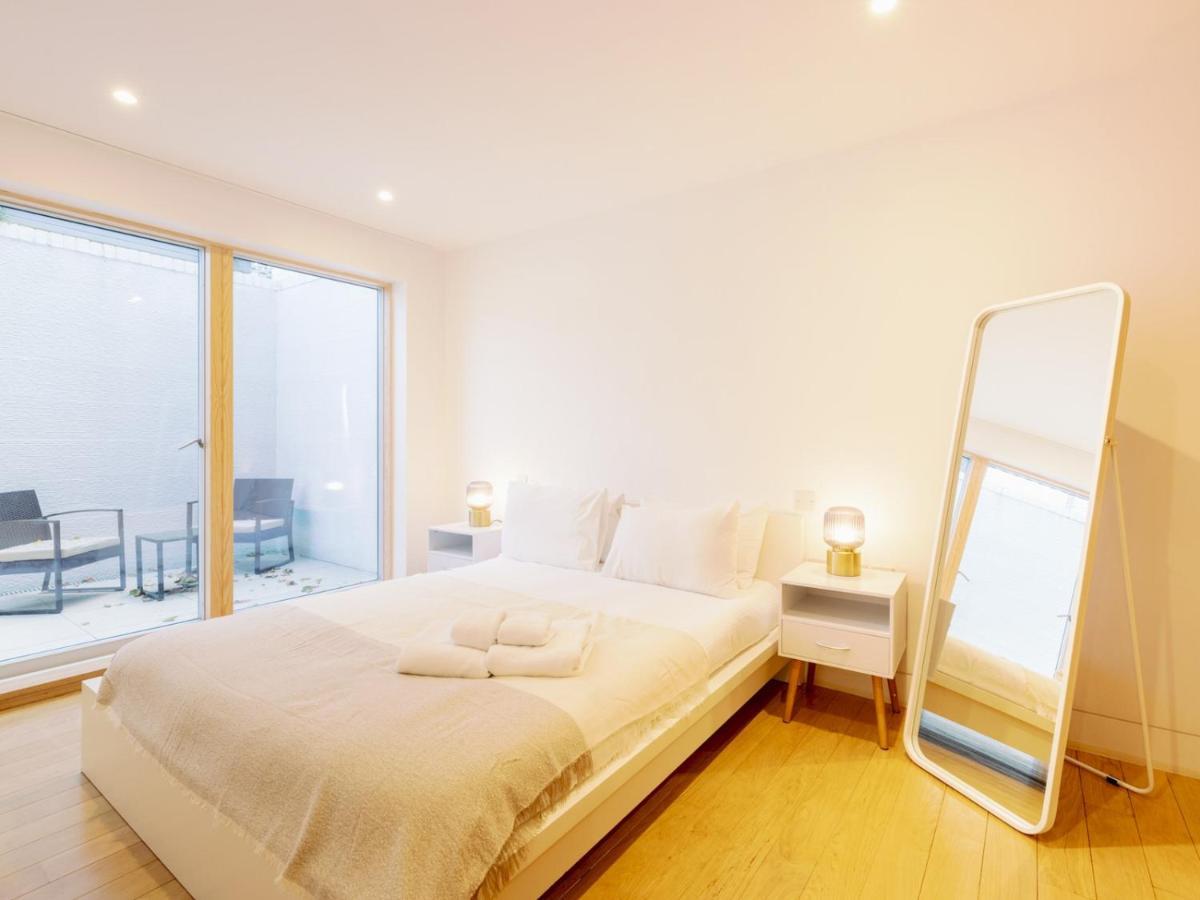 Pass The Keys - Spacious Modern Flat With Garden, In South West *