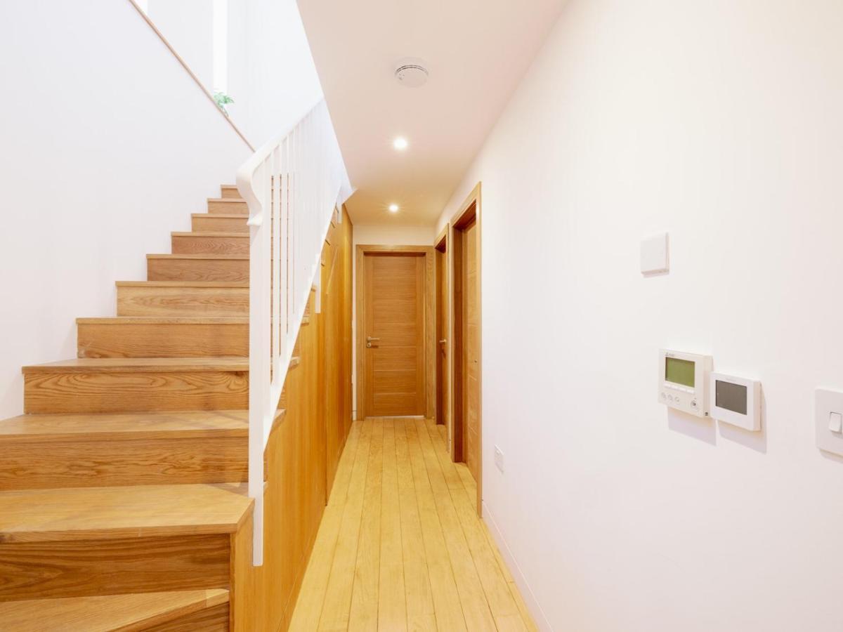 Holiday home Pass The Keys - Spacious Modern Flat With Garden, In South West London