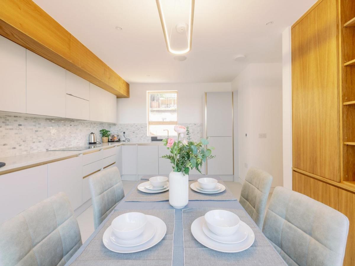 Holiday home Pass The Keys - Spacious Modern Flat With Garden, In South West