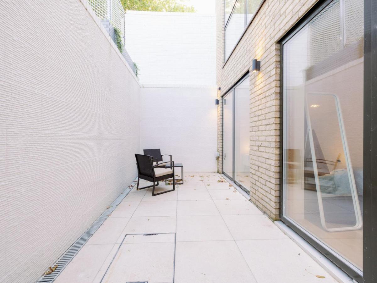 Pass The Keys - Spacious Modern Flat With Garden, In South West Holiday home *