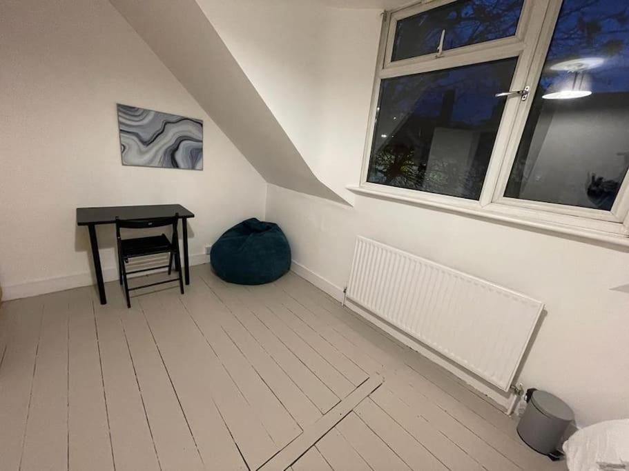 Stunning 2 Bedroom On Tower Bridge Londres