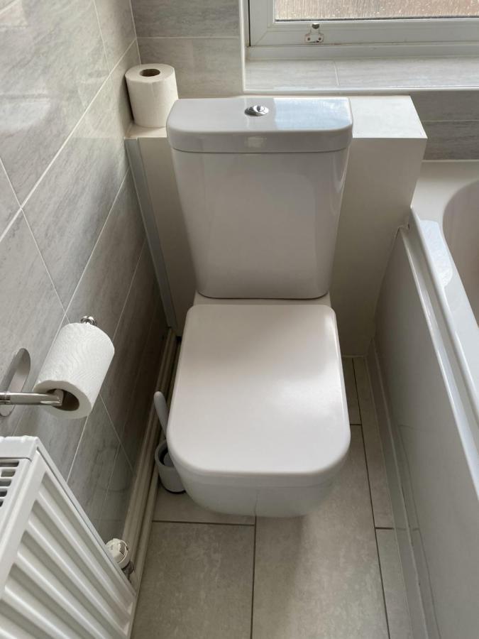 Spacious 1 Bedroom Flat In