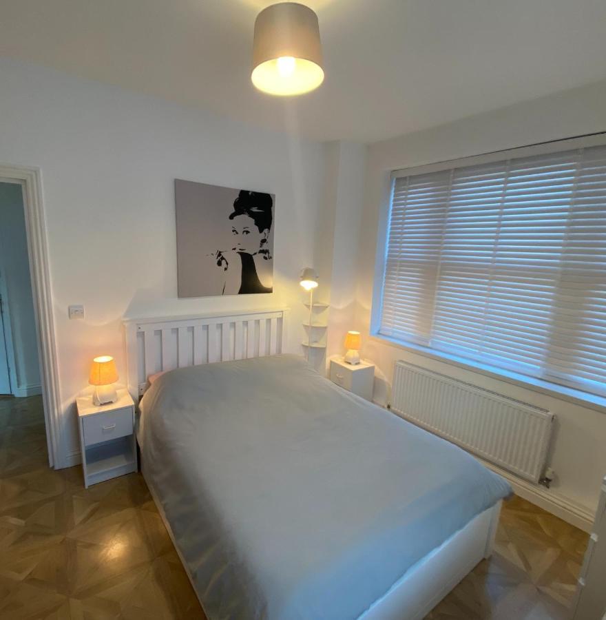 Apartment Spacious 1 Bedroom Flat In London