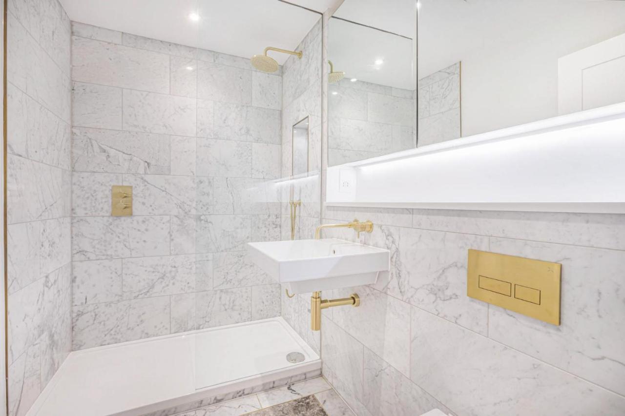 Royal Kensington In Cromwell Road * London