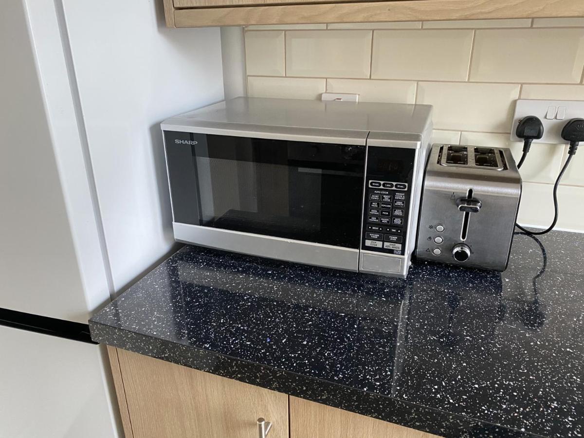 Spacious 1 Bedroom Flat In