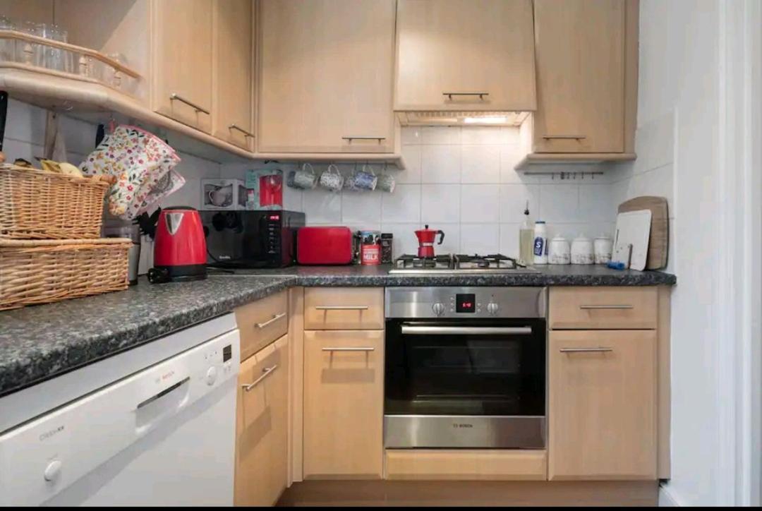Stylish With Private Bath & Terrace In Super Clapham Junction Minutes From Victoria, Waterloo