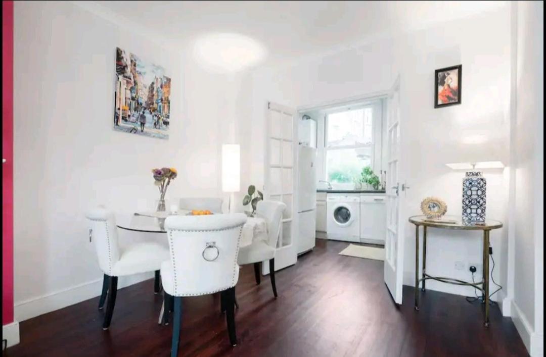 Stylish With Private Bath & Terrace In Super Clapham Junction Minutes From Victoria, Waterloo London