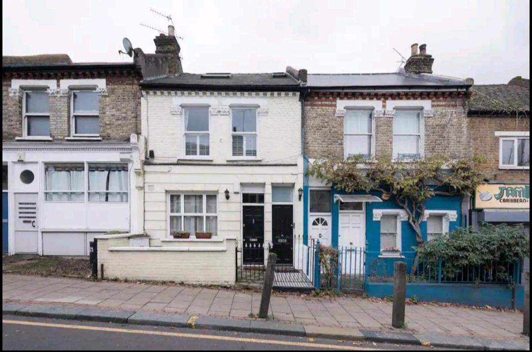 Stylish With Private Bath & Terrace In Super Clapham Junction Minutes From Victoria, Waterloo *