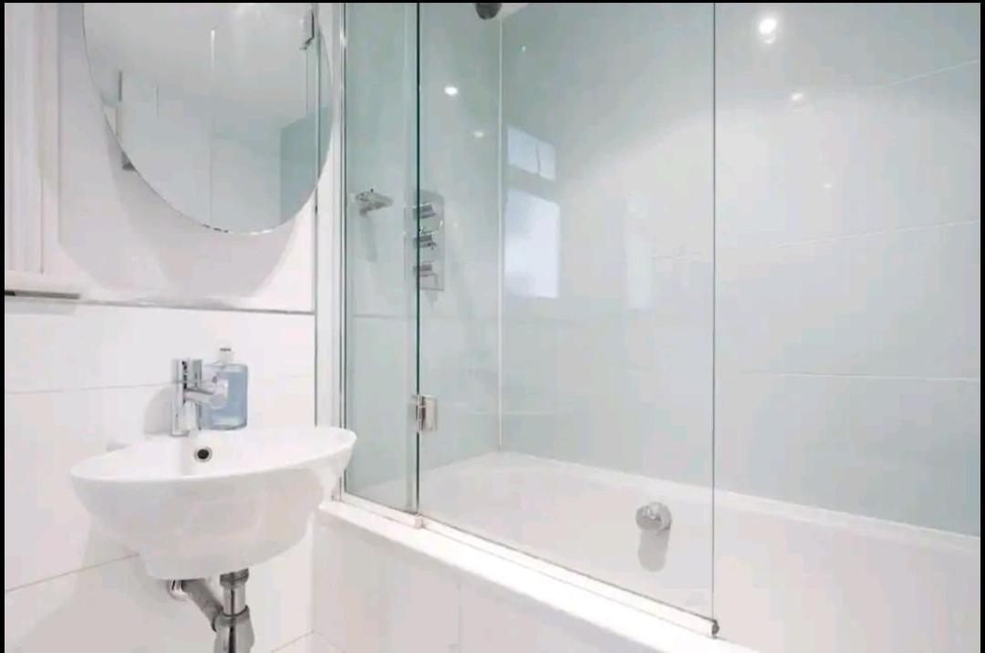 Stylish With Private Bath & Terrace In Super Clapham Junction Minutes From Victoria, Waterloo London