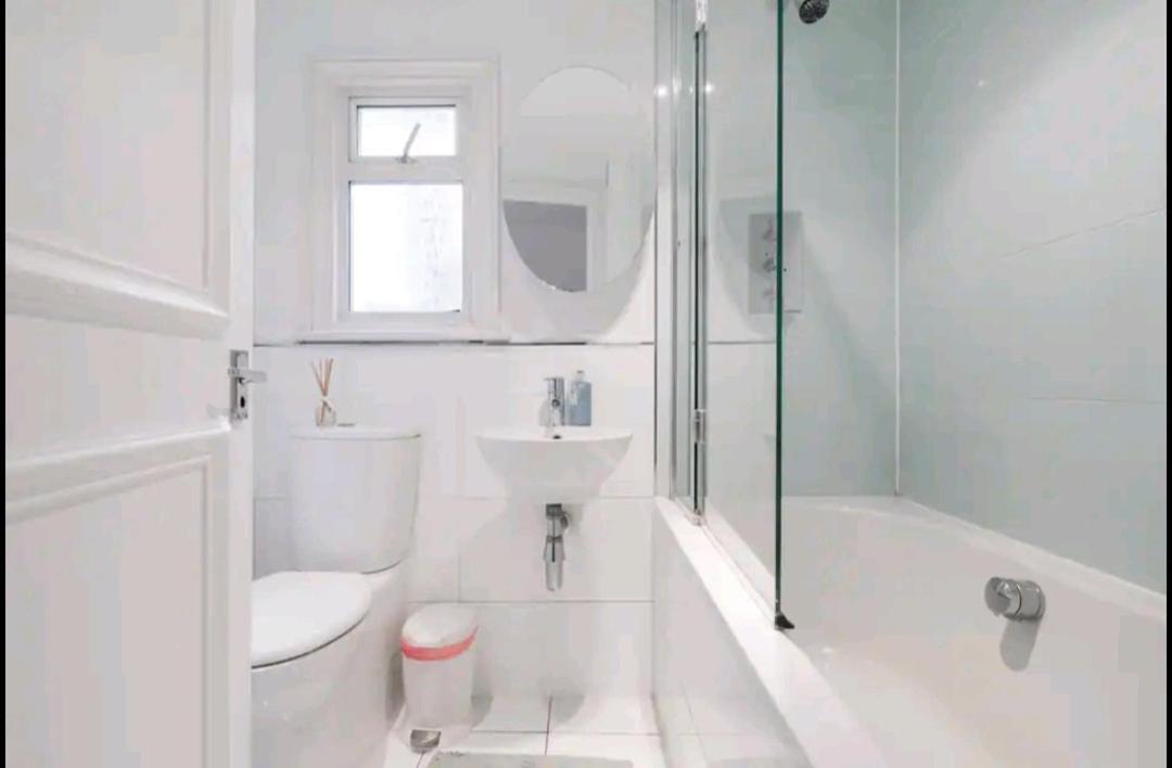 Stylish With Private Bath & Terrace In Super Clapham Junction Minutes From Victoria, Waterloo Homestay