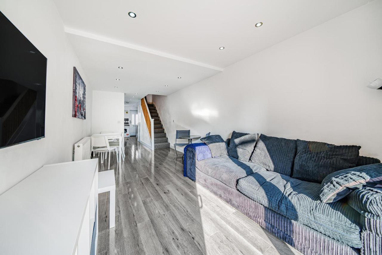 Entire House - Three Bed House In Peckham