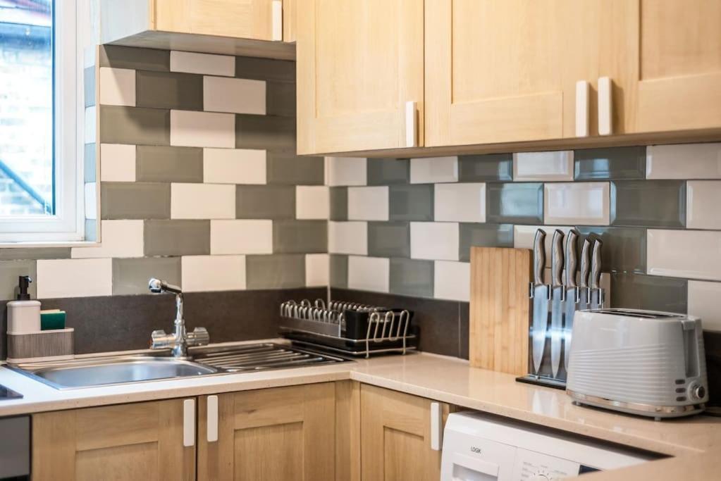 Spacious Flat In * Londres