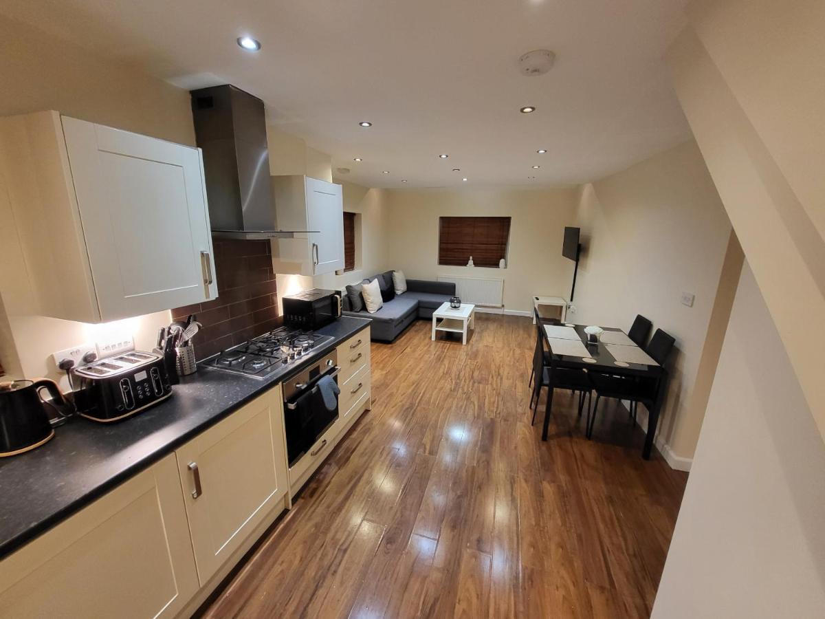 Apartamento Great Next To Tooting Bec Tube Station! Londres