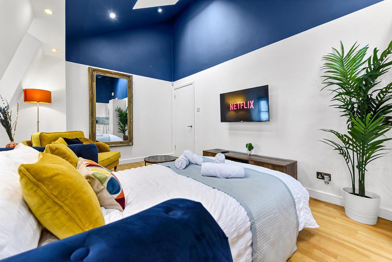 Spacious Contemporary 2 Bed Flat,